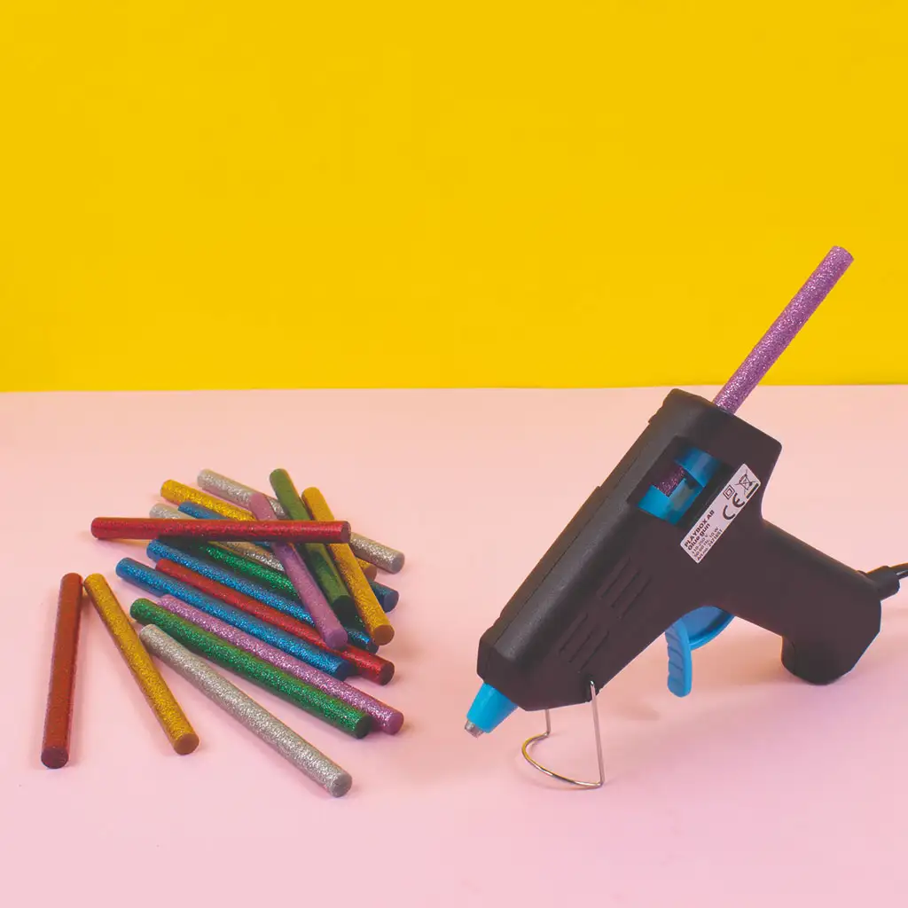 PlayBox: Glitteres ragasztópisztoly utántöltő szett 18db-os 7mm kép 2