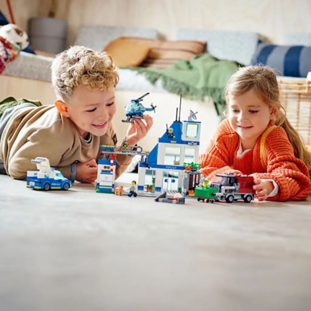 LEGO® City: Rendőrkapitányság (60316) kép 3
