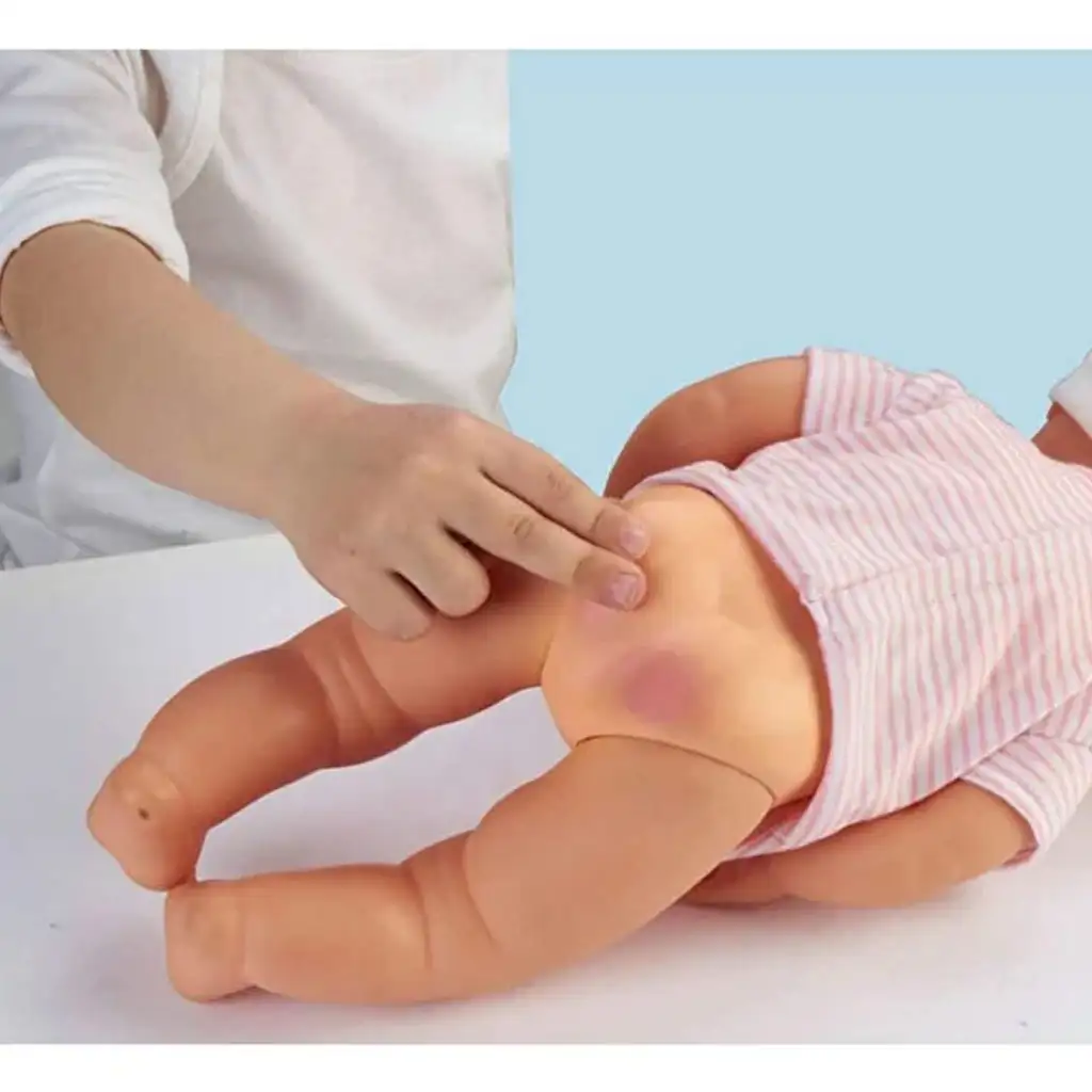 Nenuco: Sára interaktív baba kiegészítőkkel kép 7