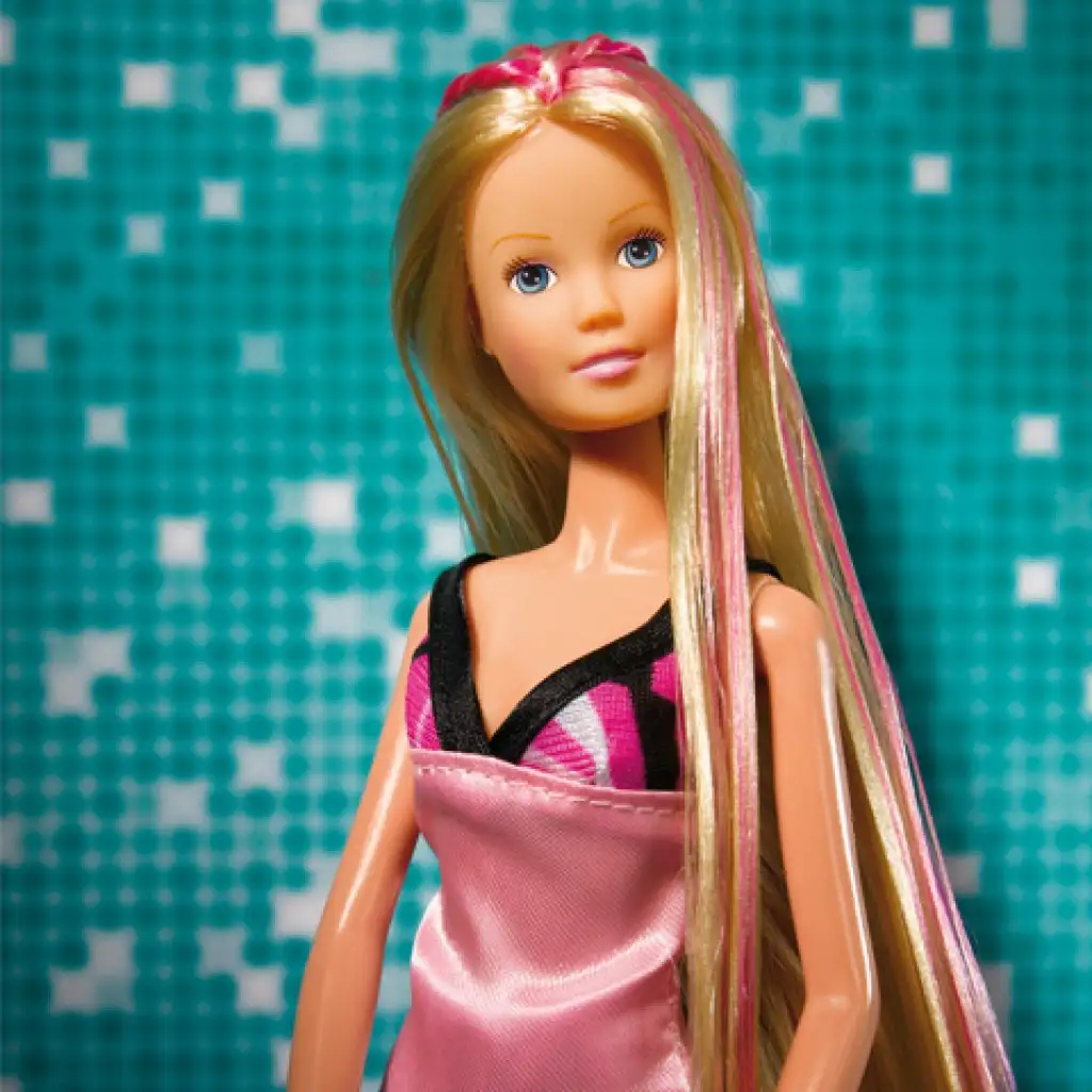 Steffi Love: Baba extra hosszú hajjal kép 4