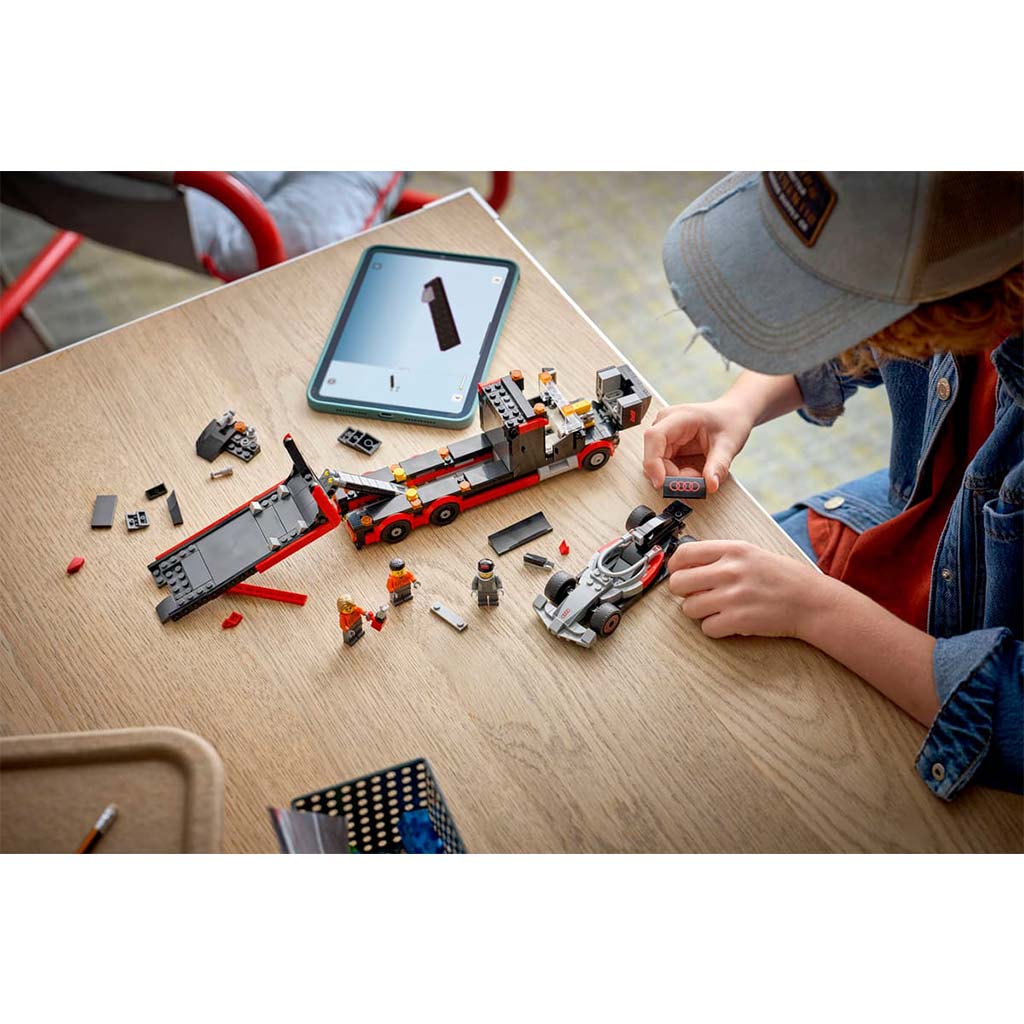 LEGO® City: F1®-es kamion egy F1®-es Audi versenyautóval (60493) kép 7