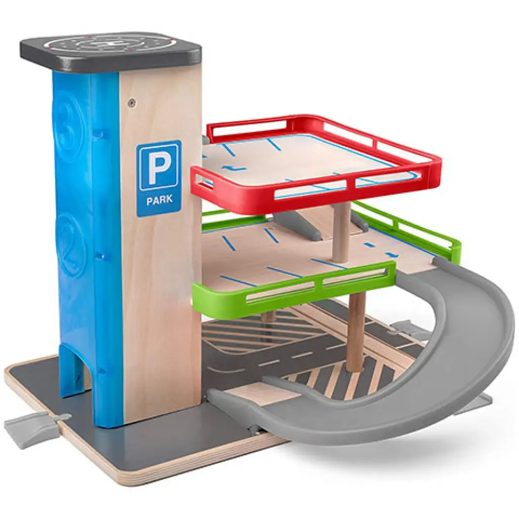 Fa parkolóház lifttel