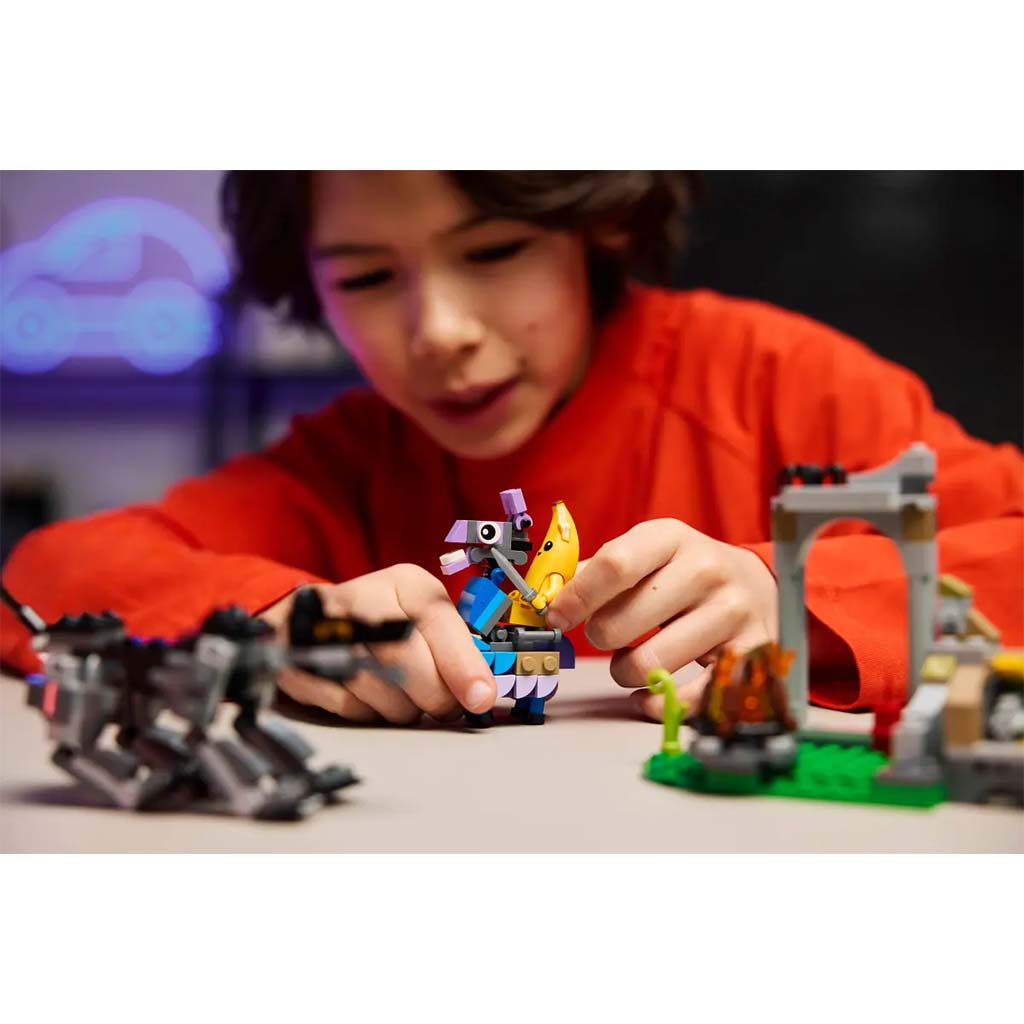 LEGO® Fortnite: Peely és Sparkplug táborhelye (77075) kép 7