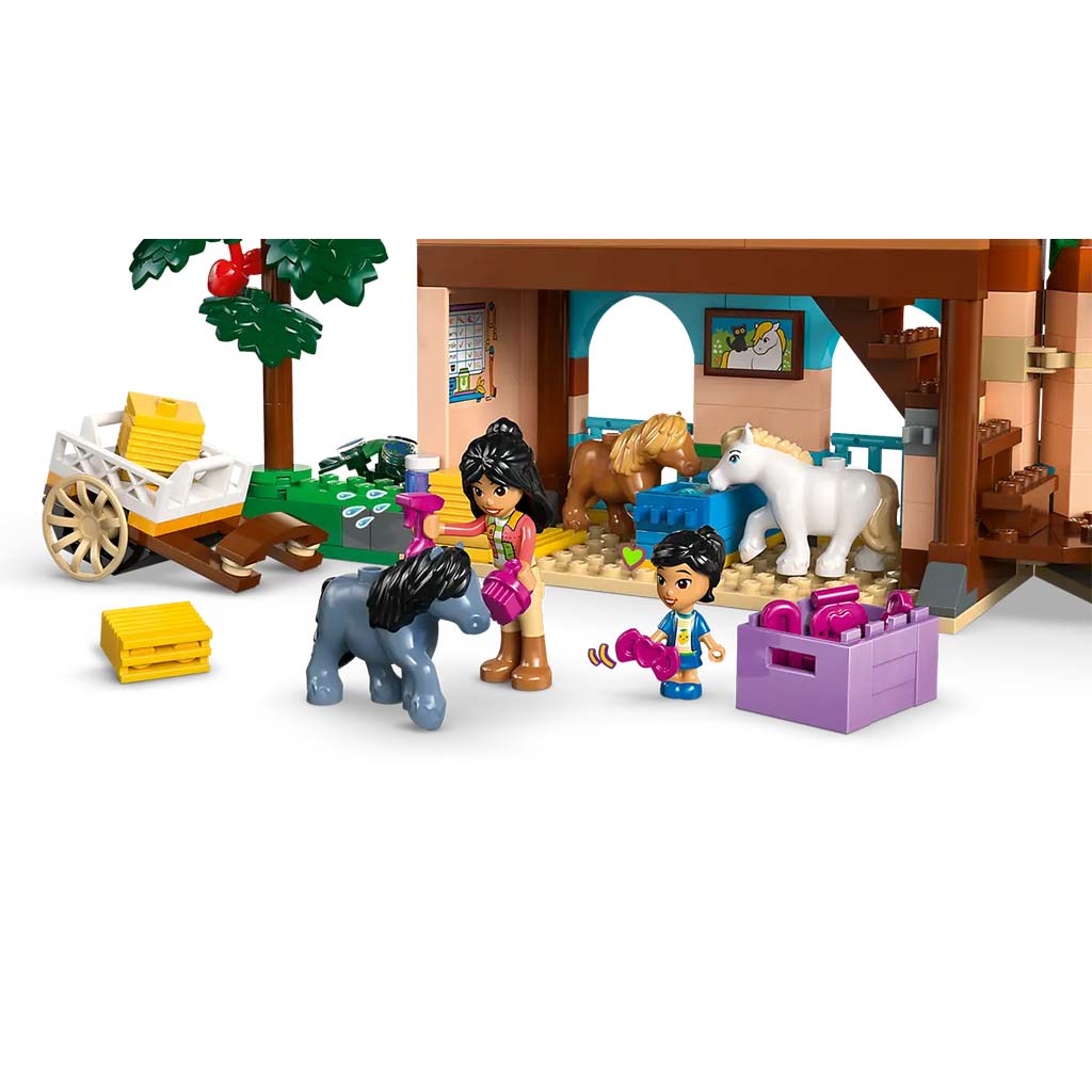 LEGO® Friends: Pónifarm és istálló (42654) kép 4