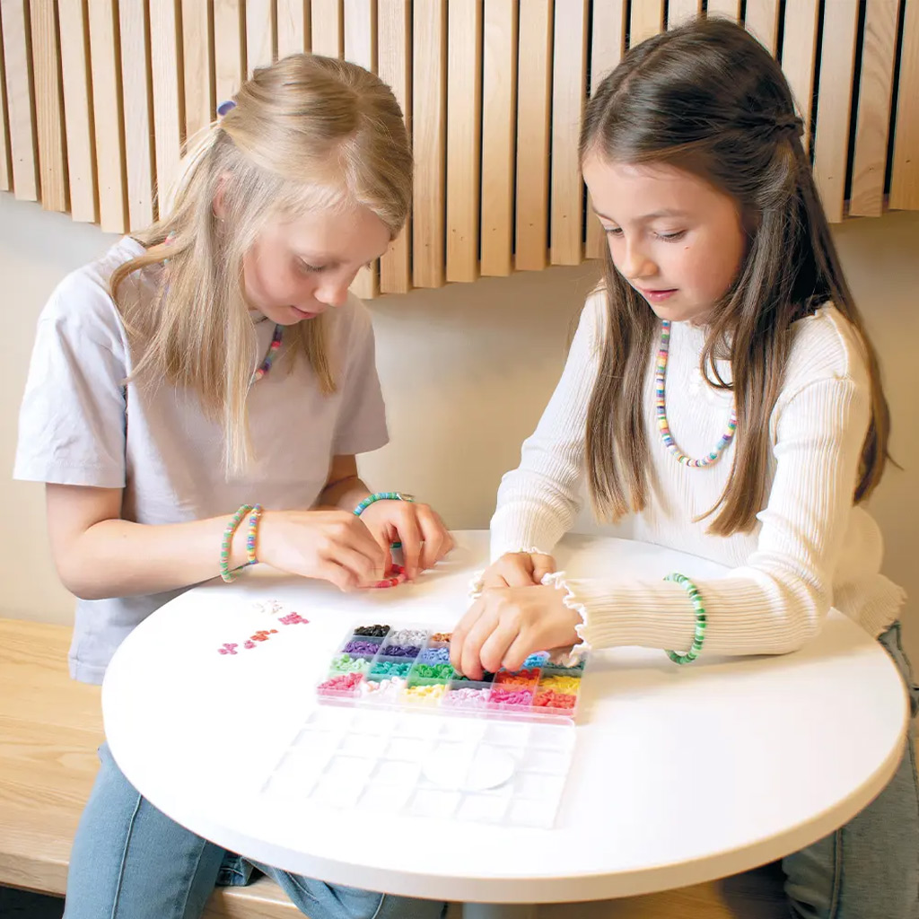 PlayBox: Heishi fűzhető gyöngyök tárolódobozban 3500db-os szett kép 3