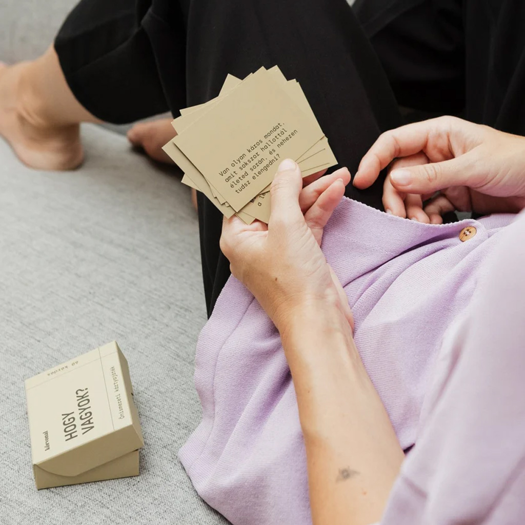 Körvonal: hogy vagyok? — önismereti kártyajáték kép 3