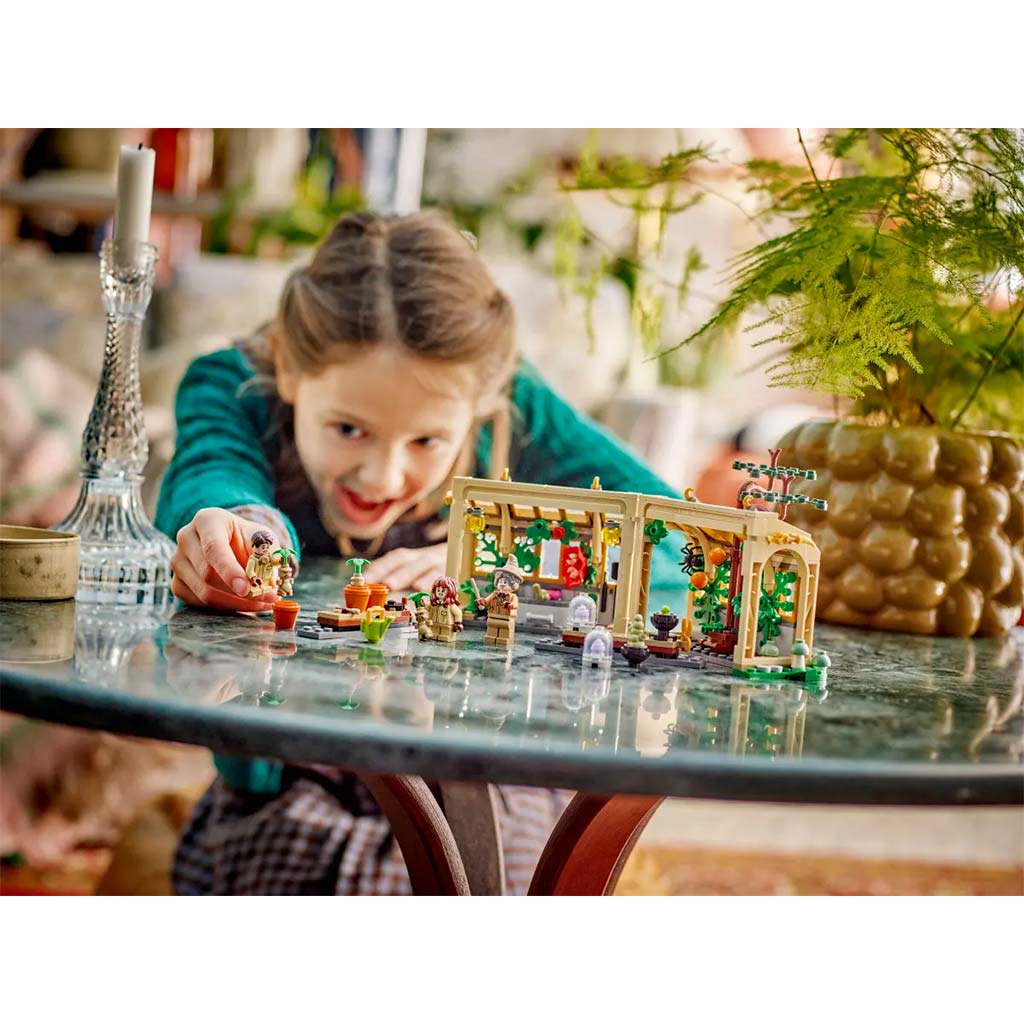 LEGO® Harry Potter: Roxfort™ kastély: Gyógynövénytanóra (76445) kép 7