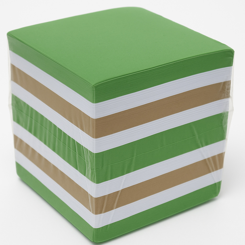 Jegyzettömb színes ragasztott 900 lapos 8,5x8,5x8,5cm