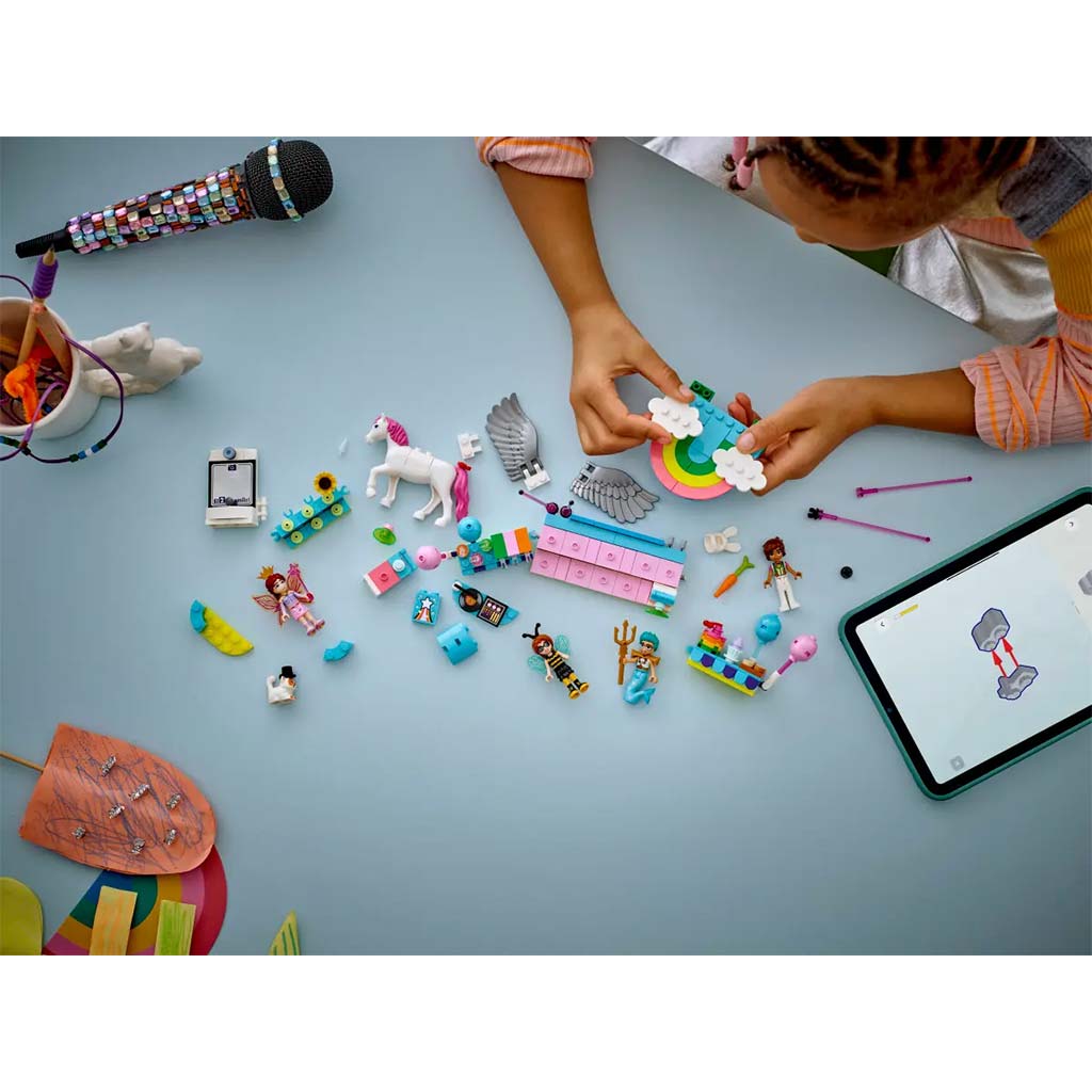 LEGO® Friends: Jelmezes buli egyszarvúval és tündérrel (42661) kép 8