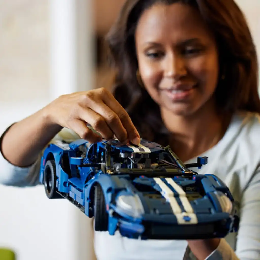 LEGO® Technic: 2022 Ford GT (42154) kép 6