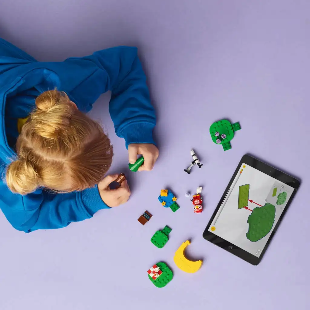 LEGO® Animal Crossing™: Csillagnézés Celeste-tel (77053) kép 4