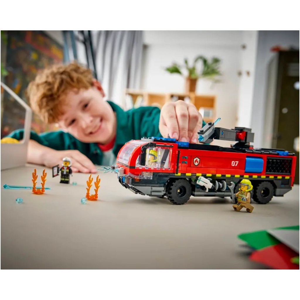 LEGO® City: Repülőtéri tűzoltóautó (60499) kép 5