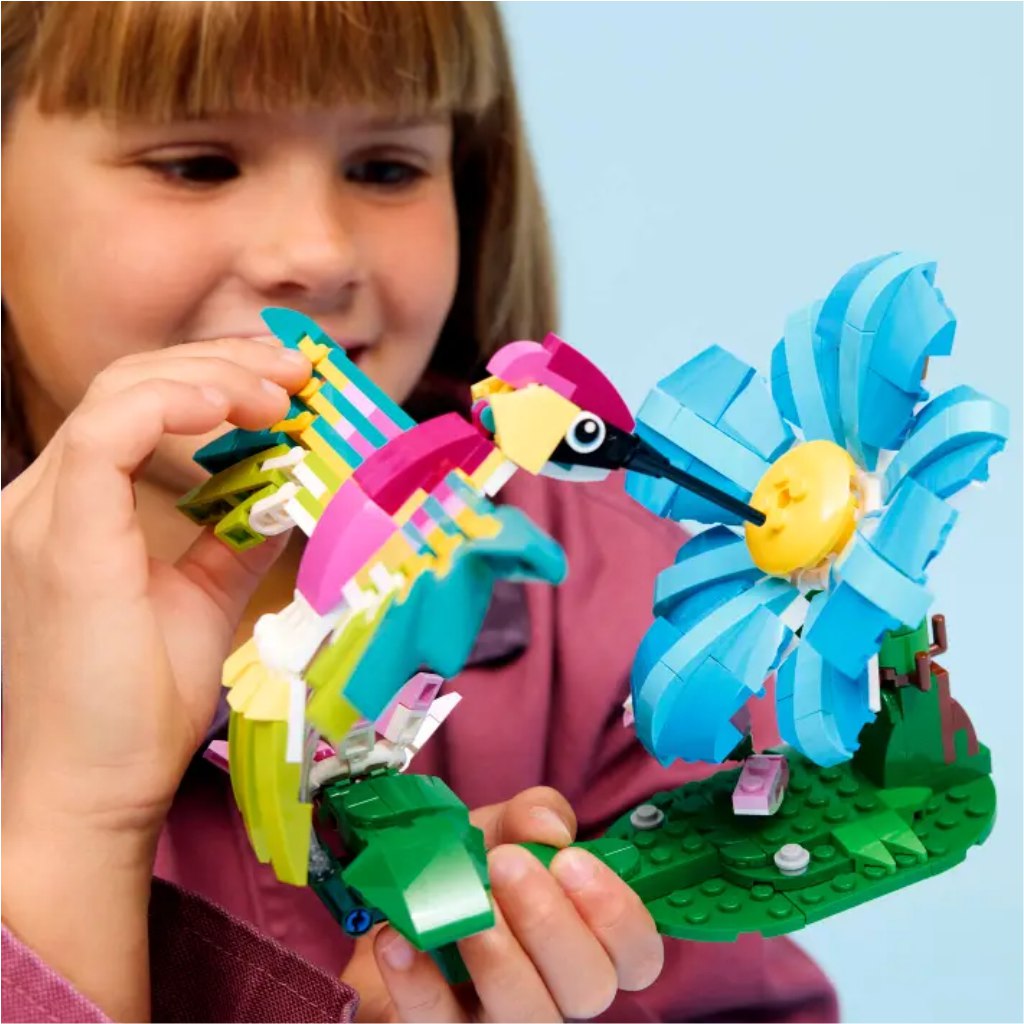 LEGO® Creator: Vadállatok: Színpompás kolibri (31384) kép 5