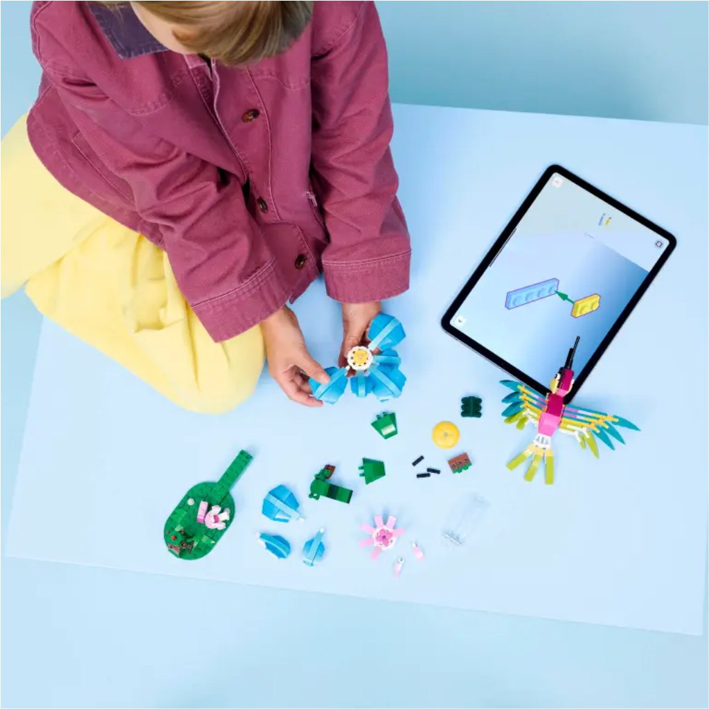 LEGO® Creator: Vadállatok: Színpompás kolibri (31384) kép 6