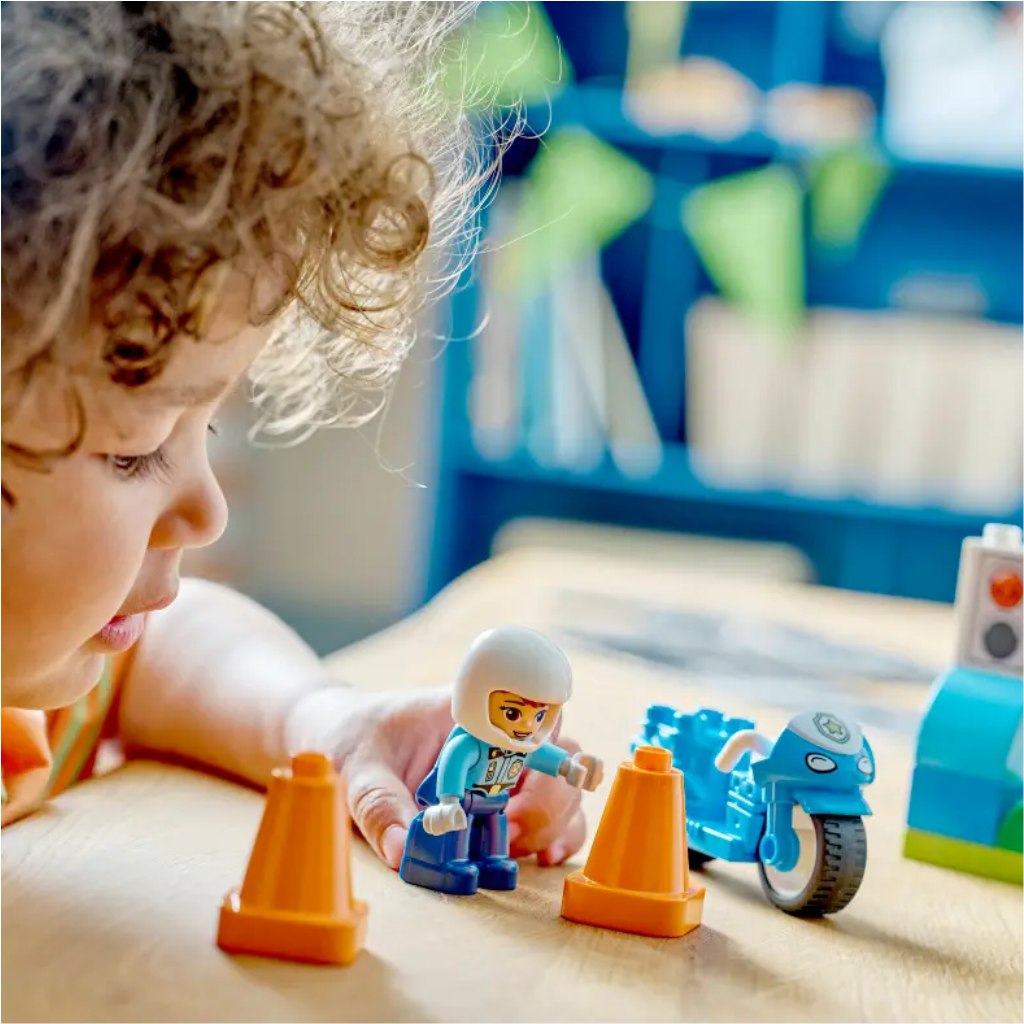 LEGO® DUPLO®: Kék rendőrségi motorkerékpár (10471) kép 5