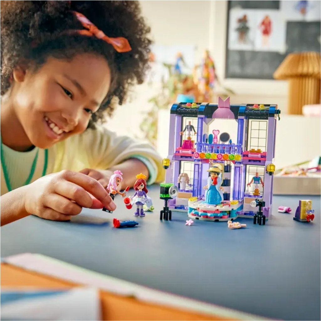 LEGO® Friends: Divatbemutató Heartlake Cityben (42685) kép 4