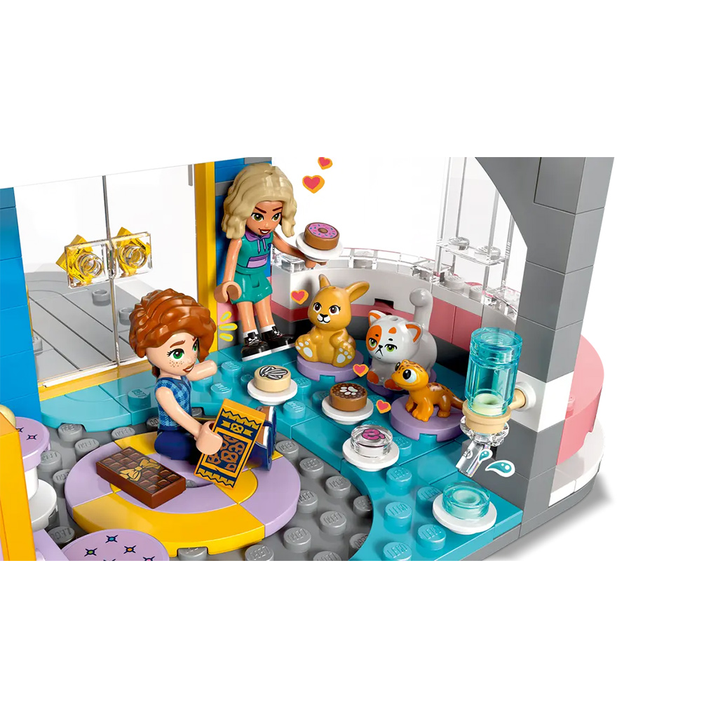 LEGO® Friends: Heartlake City klubház (42689) kép 4
