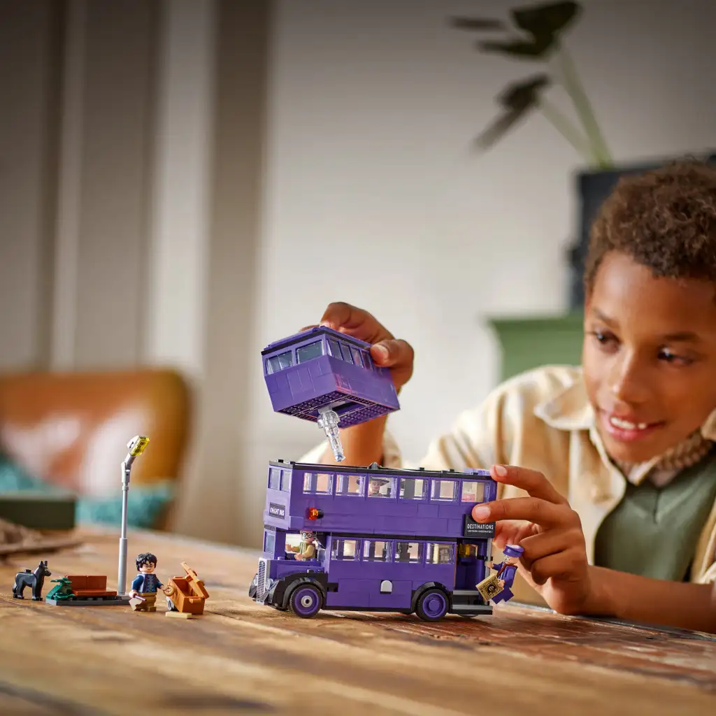 LEGO® Harry Potter™: Kalandok a Kóbor Grimbusz™-on (76446) kép 5