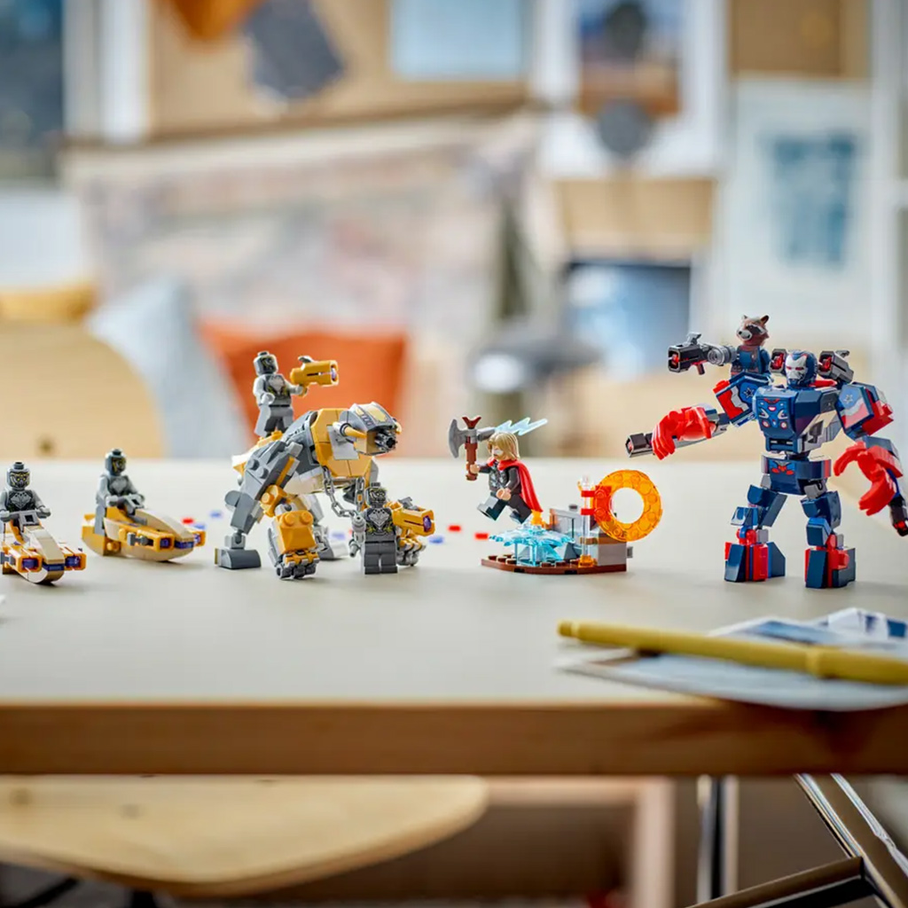 LEGO® Marvel: Bosszúállók: Végjáték Thor a chitauri harcosok ellen (76322) kép 5