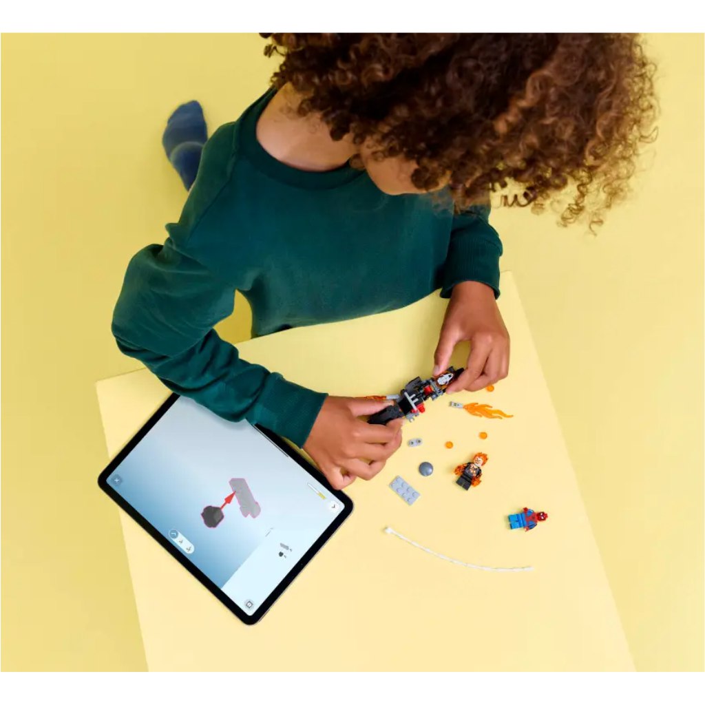 LEGO® Marvel: Pókember a motoros Szellemlovas ellen (76335) kép 5