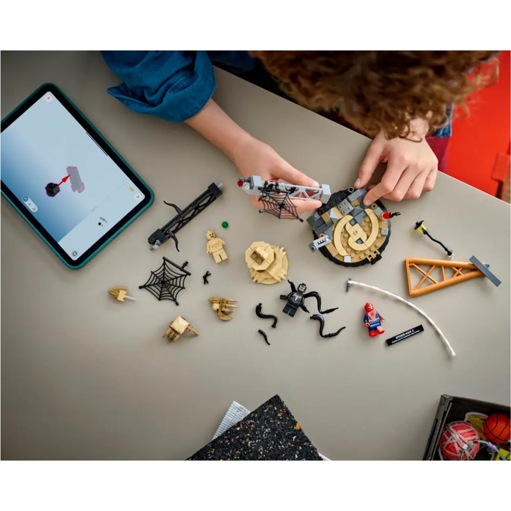 LEGO® Marvel: Pókember és Homokember óriási csatája (76334) kép 5