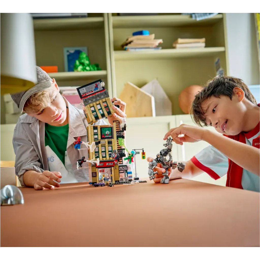 LEGO® Marvel: Pókember vs. Mysterio: Hírharsona (76342) kép 4