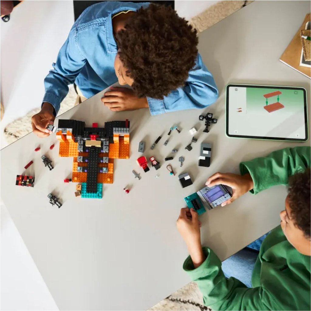 LEGO® Minecraft: Csata a Sorvasztókkal (21590) kép 5