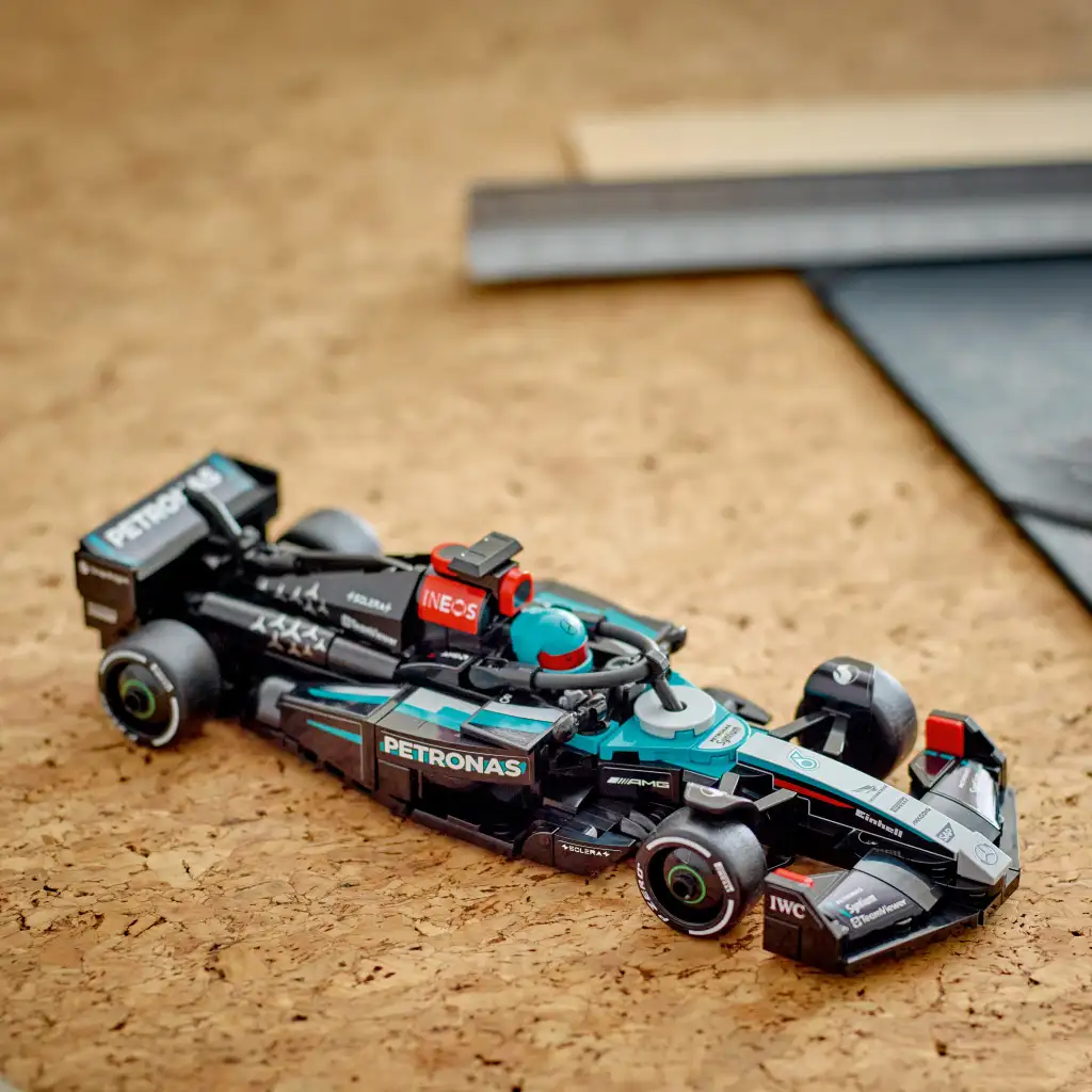 LEGO® Speed Champions: Mercedes-AMG F1® W15 versenyautó (77244) kép 4