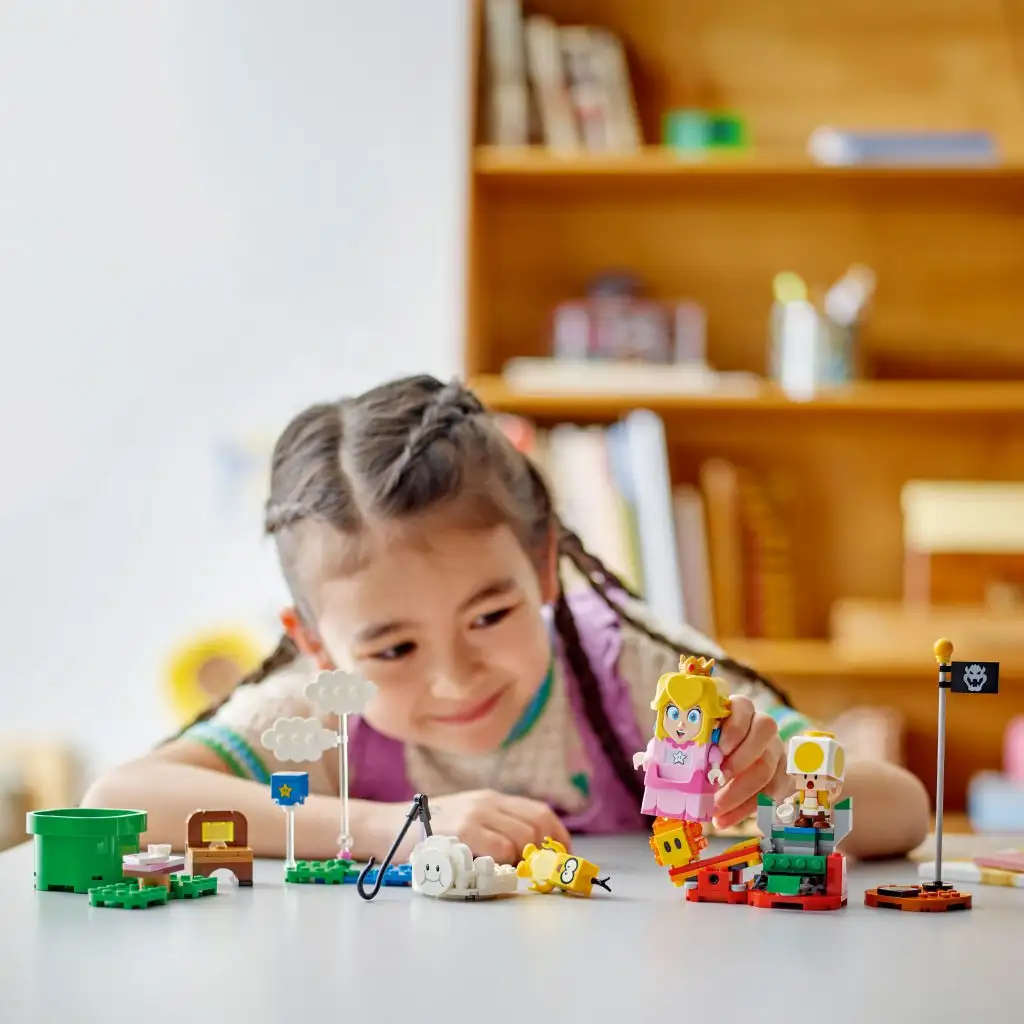 LEGO® Super Mario™: Kalandok az interaktív Peach figurával (71441) kép 3