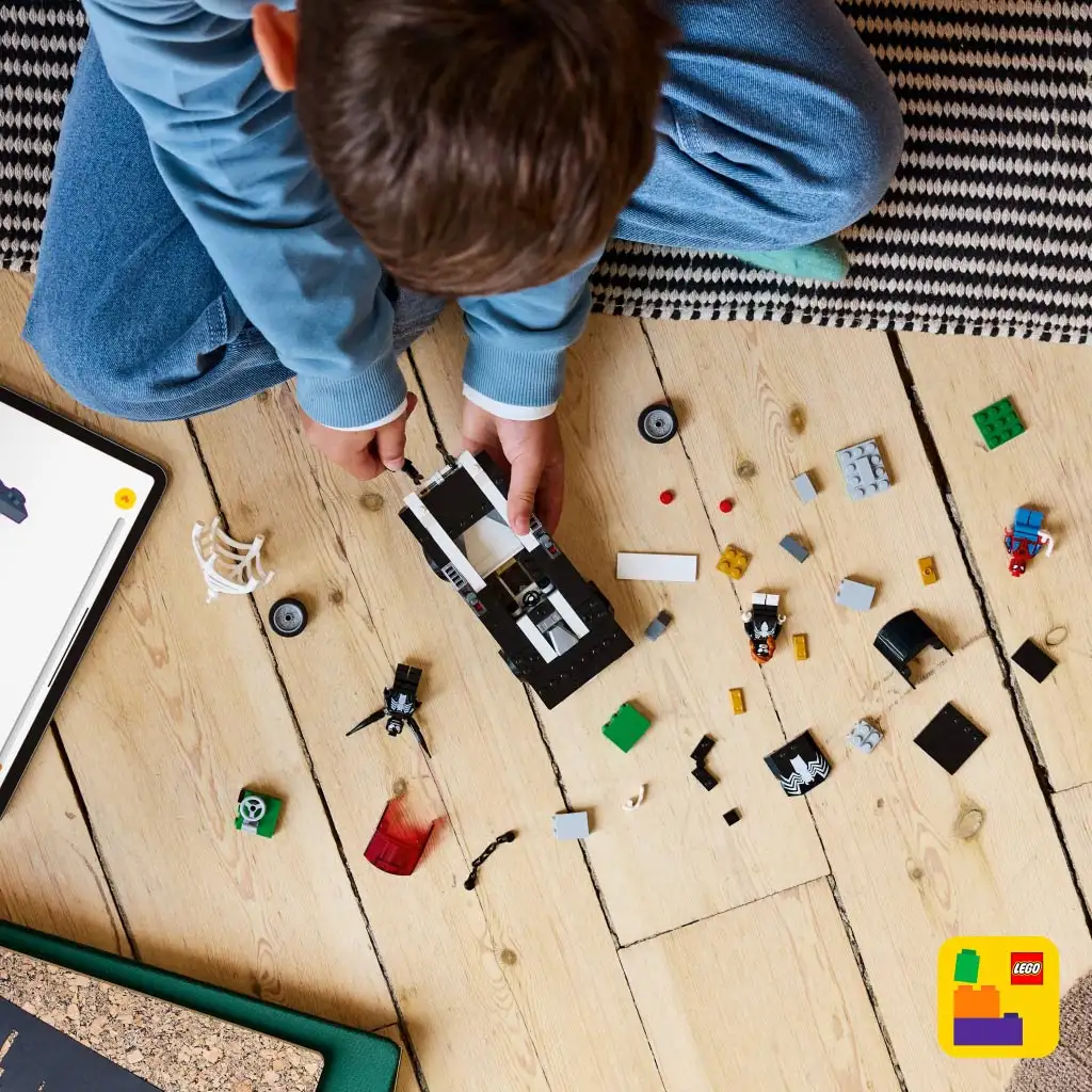 LEGO® Super Heroes: Marvel - Pókember vs. Venom sportautója (76309) kép 4