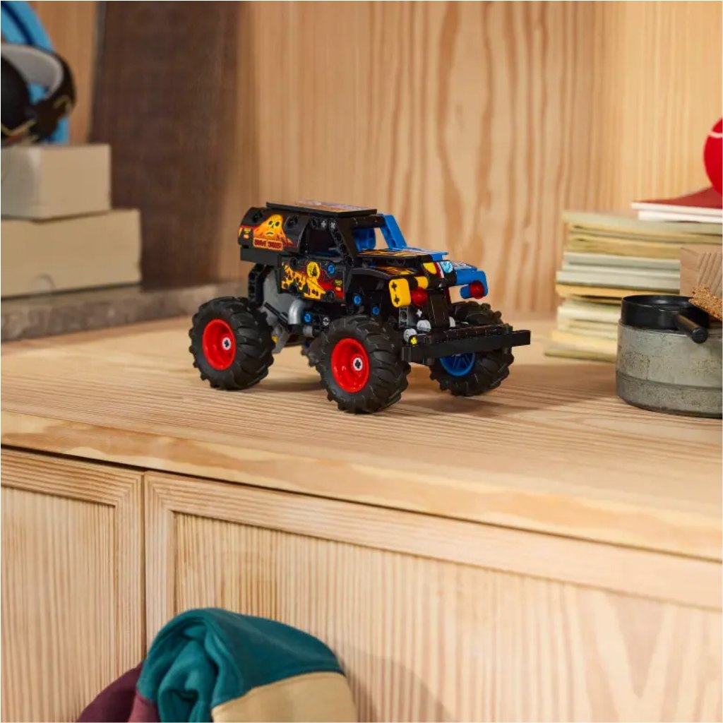 LEGO® Technic: Monster Jam™ Grave Digger™ tűz és jég (42219) kép 6