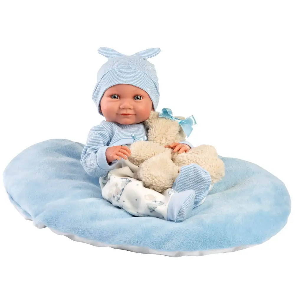 Llorens: Nico 40cm-es újszülött baba macival és kék ágyikóval kép 2