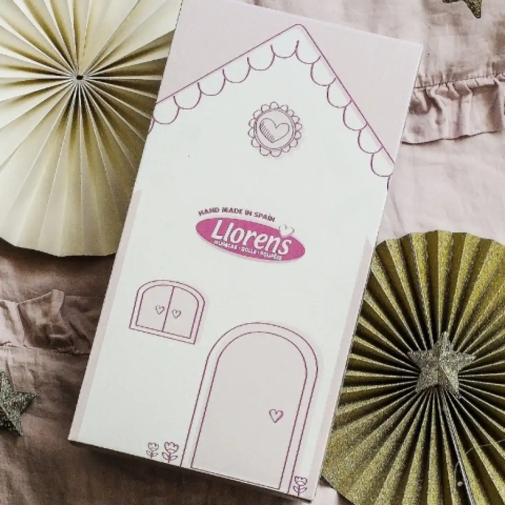 Llorens: Tina 44cm-es síró baba kapucnis rózsaszín mellényben kép 2