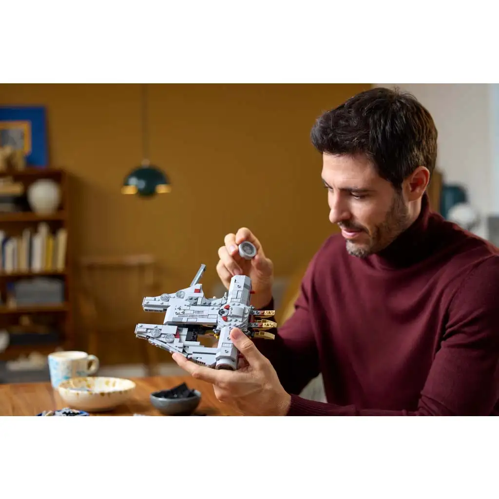 LEGO® Star Wars™: Millennium Falcon™ (75375) kép 3