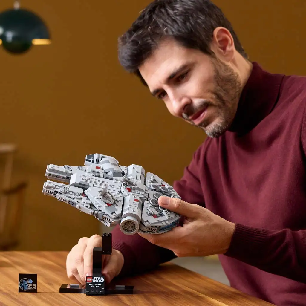 LEGO® Star Wars™: Millennium Falcon™ (75375) kép 4