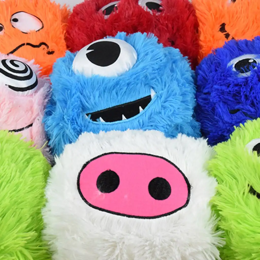 Fuzzy Monsters szőrös plüss labda többféle változatban 23cm kép 6