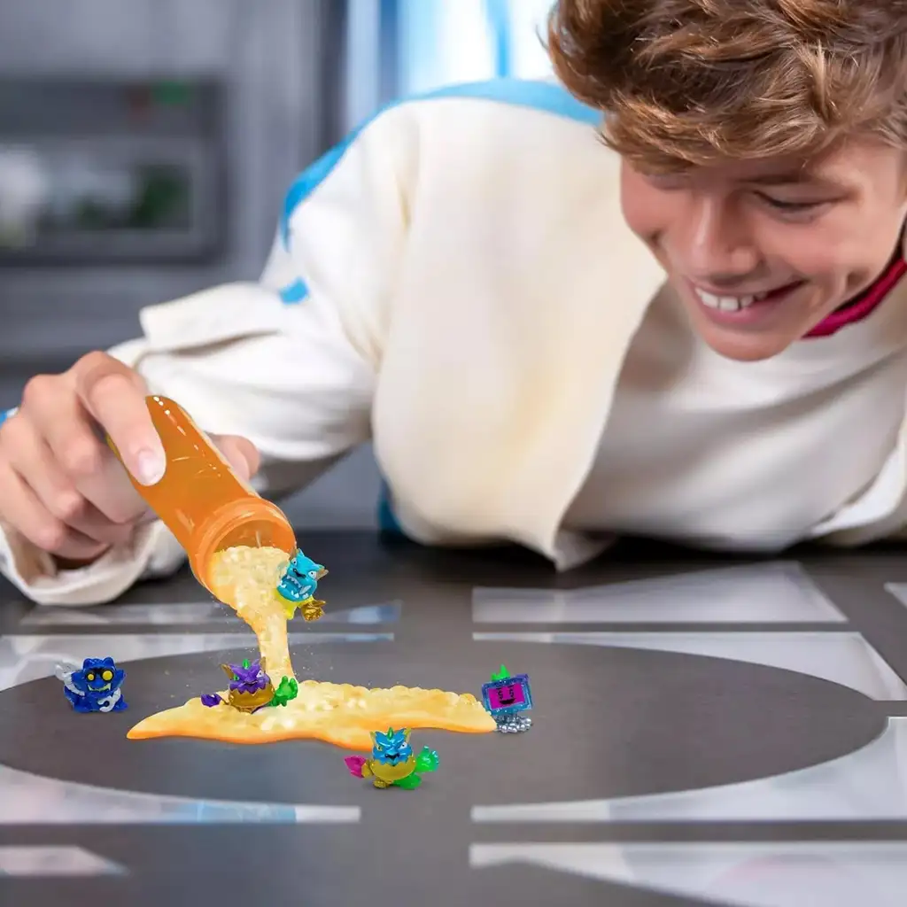 Mr. Beast: Lab Swarms Szörnylabor kémcsővel 5 db-os szett 2. széria kép 3