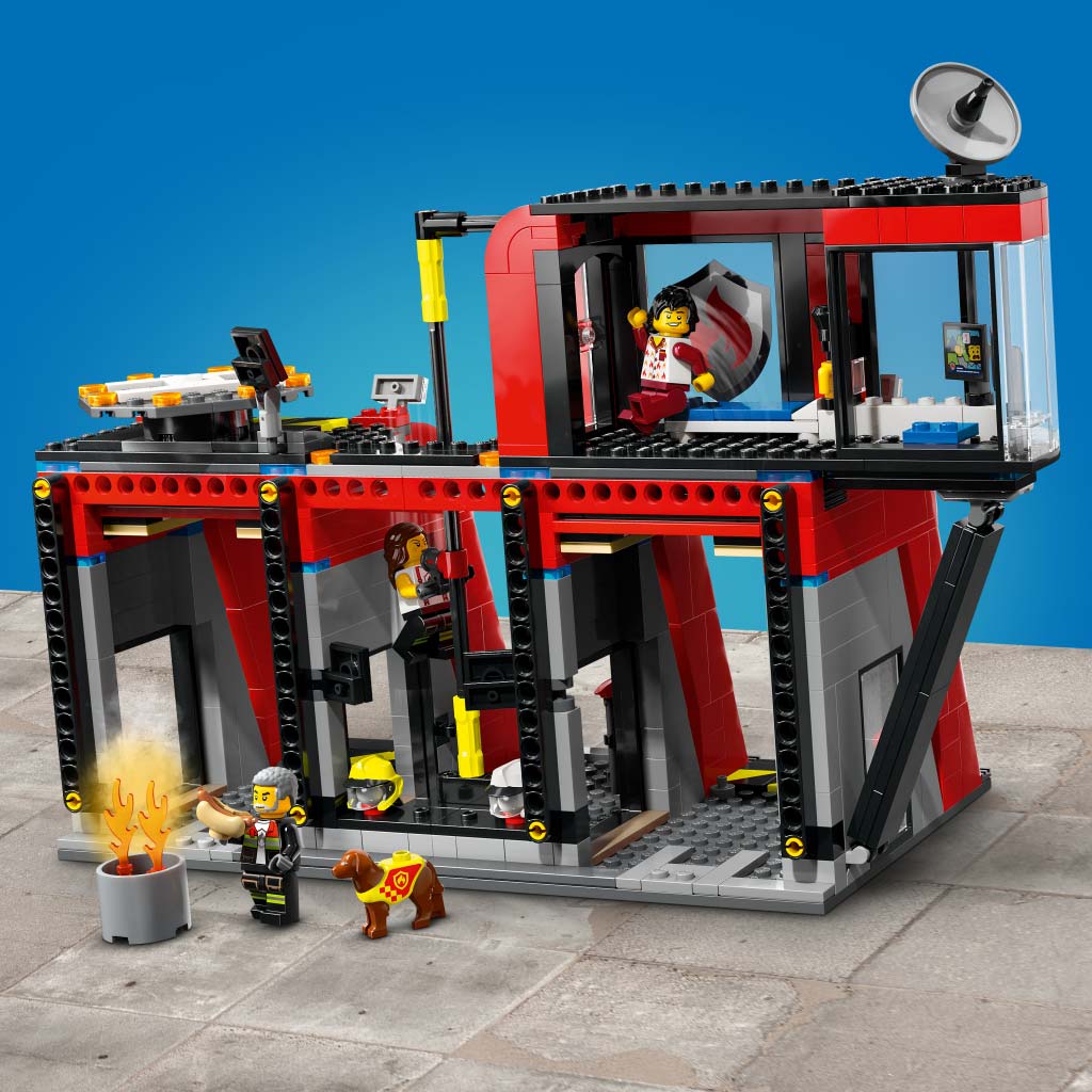 LEGO® City: Tűzoltóállomás és tűzoltóautó (60414) kép 4